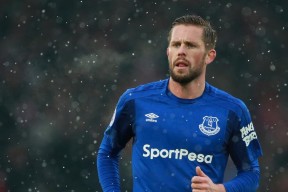 英雄联盟在线直播平台-Doinb关键节点奇迹翻盘，美国队全胜强势夺冠
